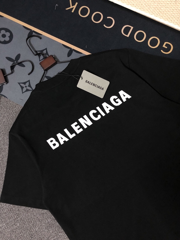 ブランドTシャツ角部分ディテール